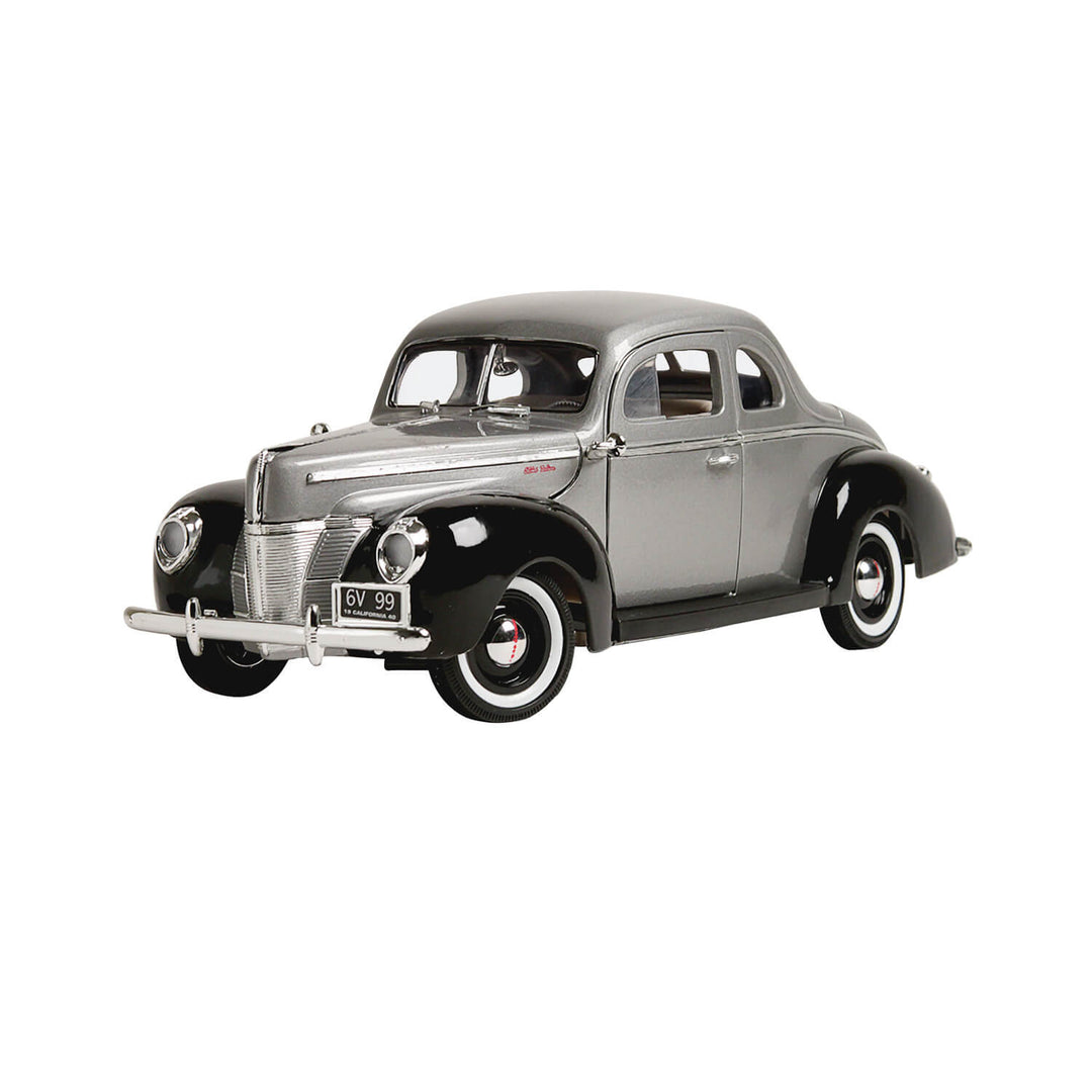 1940 Ford Deluxe Gray